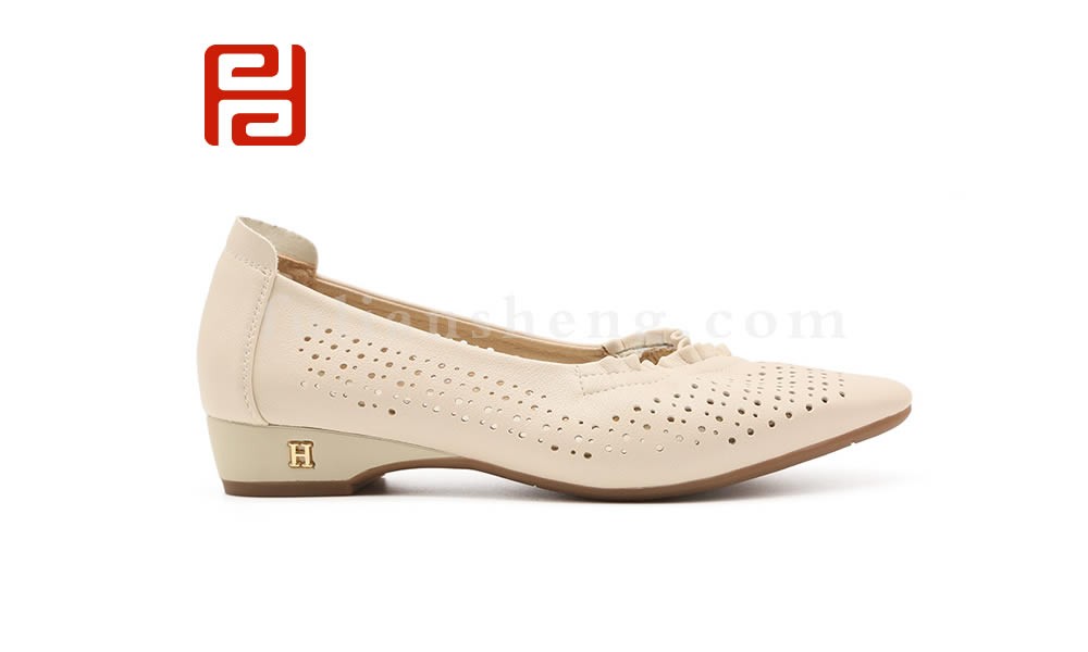 jucaikcp低跟单鞋女夏季镂空女鞋橡胶软底妈妈豆豆鞋子凉鞋图片