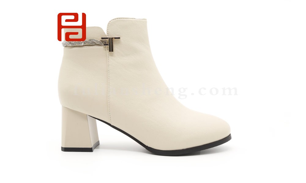 jucaikcp休闲鞋短靴女20冬季新款粗跟短筒圆头高跟工作鞋图片