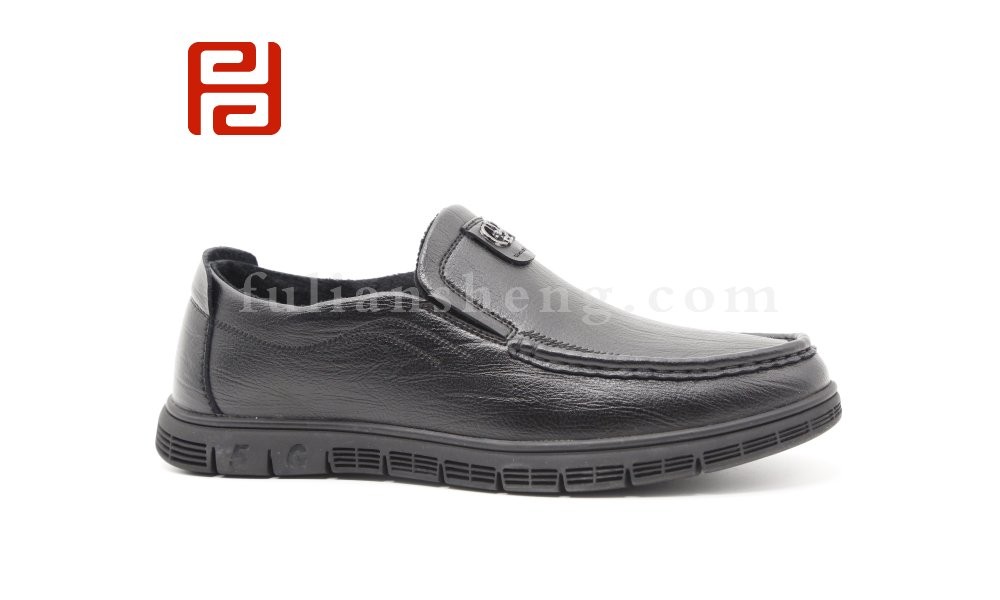 jucaikcp品牌2020冬季新款男一脚蹬商务休闲鞋图片