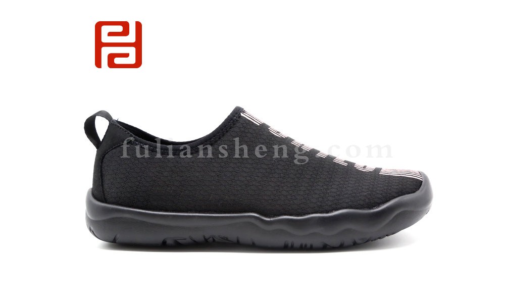 jucaikcp夏季旅游女鞋蜂巢透气鞋面软弹鞋底鲨鱼鞋身