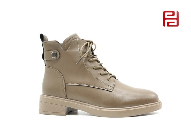 jucaikcp冬季舒适柔软马丁靴休闲女鞋老北京布鞋