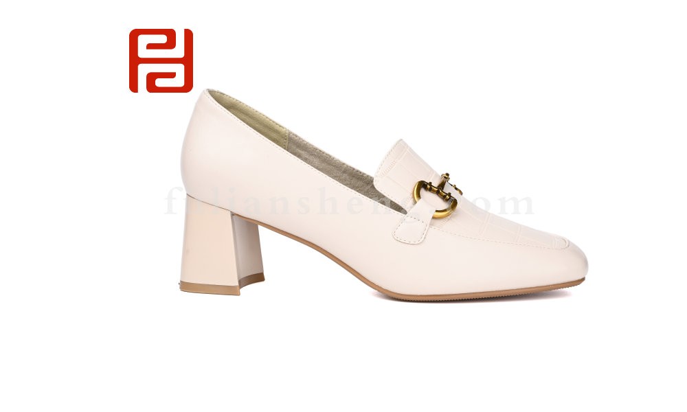 jucaikcp春秋女鞋优雅舒适跟鞋复古扣件单鞋