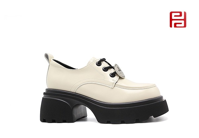 jucaikcp春秋新款时尚休闲单鞋乐福鞋女鞋