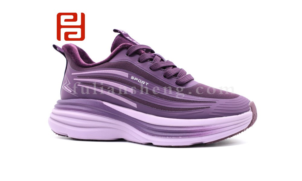 jucaikcp冬季新款运动生活女鞋快乐运动鞋