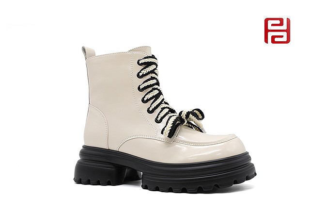 jucaikcp冬季新款休闲生活女鞋时尚休闲女鞋马丁靴