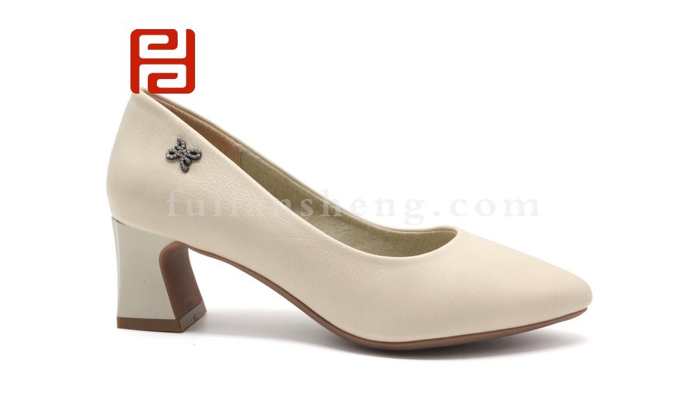 jucaikcp休闲女鞋魅力时装工装工作鞋通勤粗跟中跟鞋图片