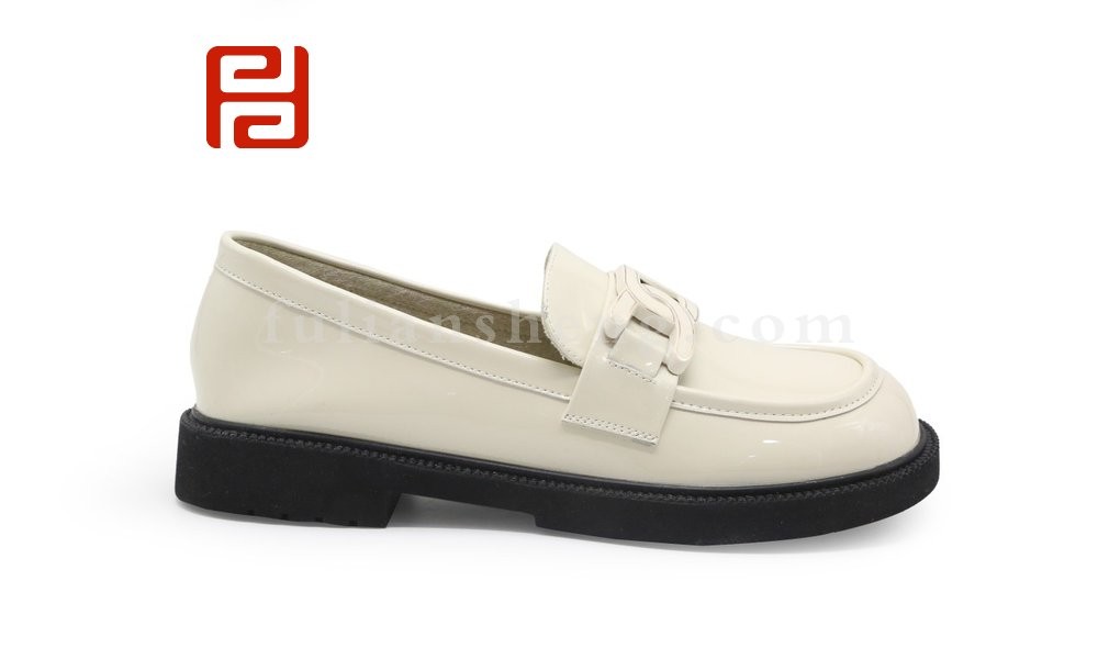 jucaikcp休闲鞋女鞋春秋乐福小皮鞋漆皮亮面低跟女鞋图片