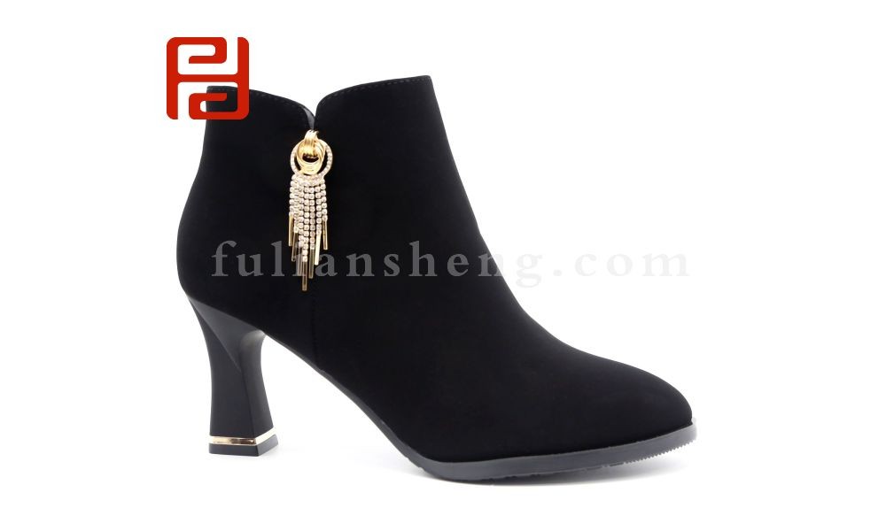 jucaikcp休闲鞋商务工装女鞋冬保暖中跟配饰素面跟鞋图片