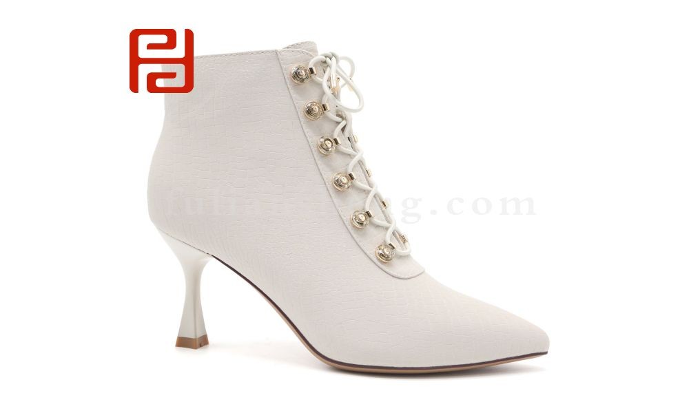 jucaikcp休闲鞋女鞋高跟小短靴百搭尖头时装细跟保暖秋冬图片