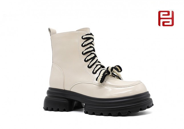 jucaikcp冬季新款休闲生活女鞋时尚休闲女鞋马丁靴