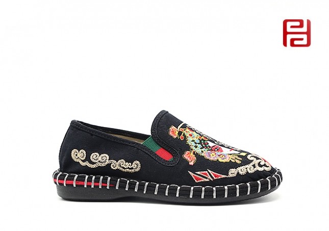 jucaikcp老北京布鞋女鞋网红刺绣中国风一脚蹬休闲鞋