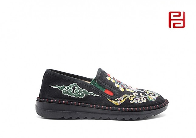 jucaikcp老北京布鞋平底套脚绣花国风女鞋脸谱社会鞋